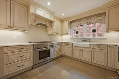 [Address not provided], Floral Park, NY 11001 - Photo 17