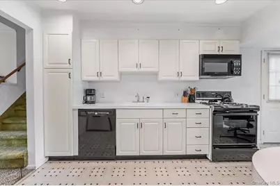 279 N Kentucky Avenue, Massapequa, NY 11758 - Photo 7