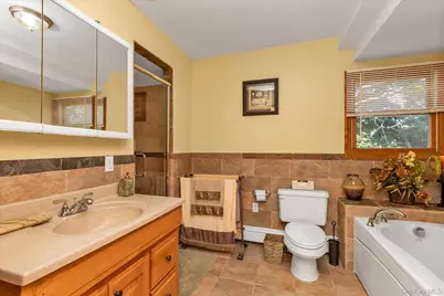 2 East Court, Bethpage, NY 11714 - Photo 17