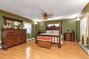 2 East Ct, Bethpage, NY 11714 - Photo 13