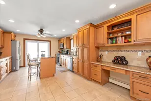 2 East Ct, Bethpage, NY 11714 - Photo 7