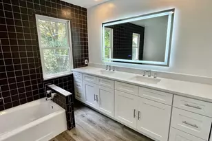 11 Duke of Gloucester, Manhasset, NY 11030 - Photo 7