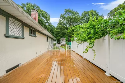 138 River Road, Shirley, NY 11967 - Photo 27