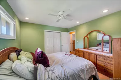 34 Oak Street, Hicksville, NY 11801 - Photo 13
