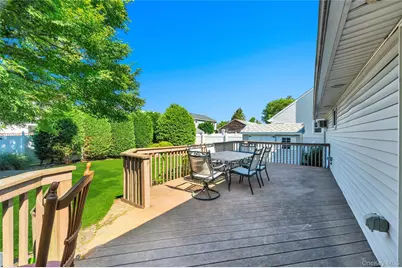 34 Oak Street, Hicksville, NY 11801 - Photo 23