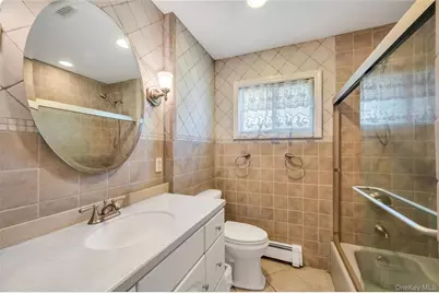 34 Oak Street, Hicksville, NY 11801 - Photo 11