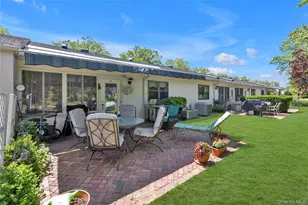 42 Knolls Dr, Stony Brook, NY 11790 - Photo 17