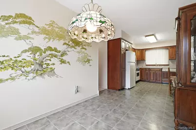6 N Park Drive, Massapequa, NY 11758 - Photo 5