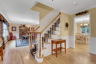 9 Briar Path, East Setauket, NY 11733 - Photo 5