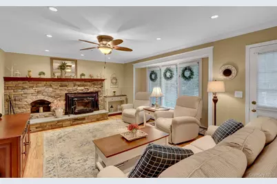 9 Briar Path, East Setauket, NY 11733 - Photo 11