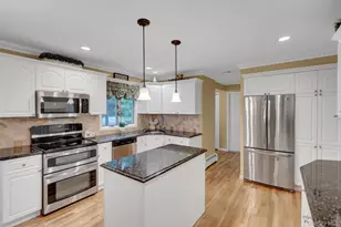 9 Briar Path, East Setauket, NY 11733 - Photo 17