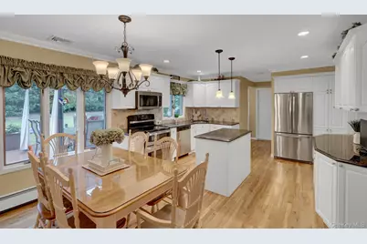 9 Briar Path, East Setauket, NY 11733 - Photo 15
