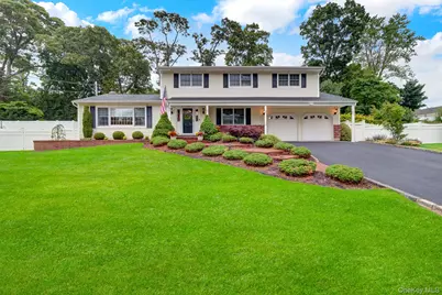 9 Briar Path, East Setauket, NY 11733 - Photo 3