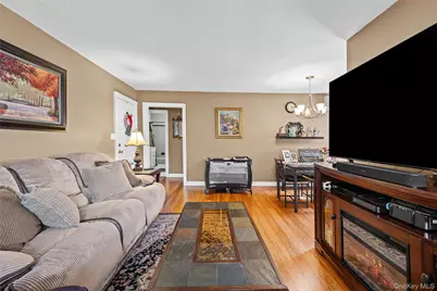 61-26 255th #upper, Little Neck, NY 11362 - Photo 19