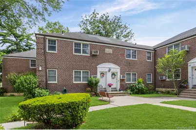 61-26 255th #upper, Little Neck, NY 11362 - Photo 3