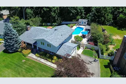 10 The Knolls, Locust Valley, NY 11560 - Photo 3