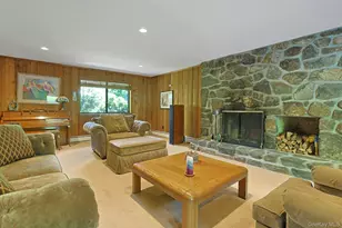 7 Sassi Dr, Croton on Hudson, NY 10520 - Photo 11