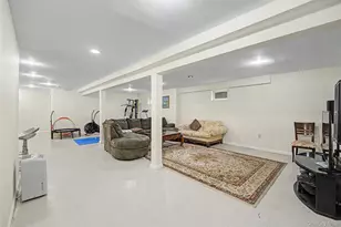 75 Cedar Pl, Floral Park, NY 11001 - Photo 35