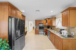 75 Cedar Pl, Floral Park, NY 11001 - Photo 21
