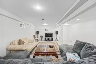 75 Cedar Pl, Floral Park, NY 11001 - Photo 37