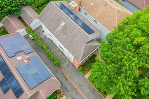 75 Cedar Pl, Floral Park, NY 11001 - Photo 11