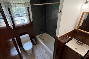 526 N 12th St, New Hyde Park, NY 11040 - Photo 7