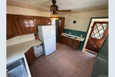 526 N 12th Street, New Hyde Park, NY 11040 - Photo 9