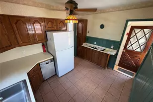 526 N 12th St, New Hyde Park, NY 11040 - Photo 9