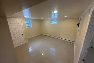 526 N 12th St, New Hyde Park, NY 11040 - Photo 11