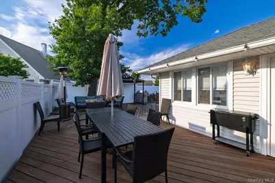 587 Derby Drive S, Oceanside, NY 11572 - Photo 19