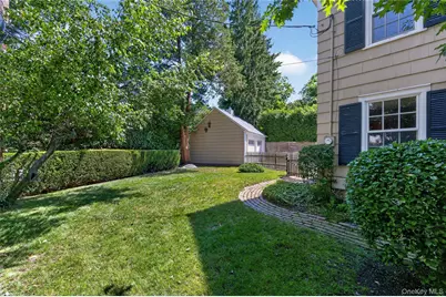 24 Crescent Road, Port Washington, NY 11050 - Photo 3