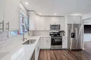 2 Amarr Dr, Shirley, NY 11967 - Photo 7