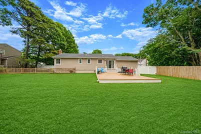 2 Amarr Drive, Shirley, NY 11967 - Photo 3