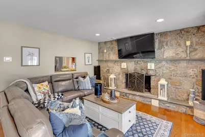22 Villa Lane, Smithtown, NY 11787 - Photo 13