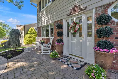 22 Villa Lane, Smithtown, NY 11787 - Photo 3