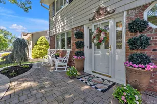 22 Villa Ln, Smithtown, NY 11787 - Photo 3