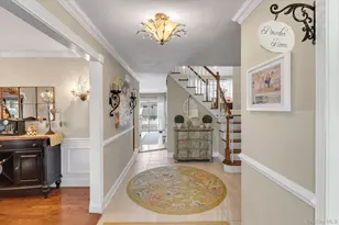 22 Villa Ln, Smithtown, NY 11787 - Photo 5