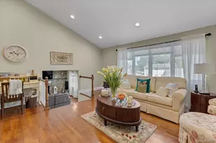 22 Villa Ln, Smithtown, NY 11787 - Photo 7