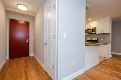 661 W Broadway #304, Long Beach, NY 11561 - Photo 5