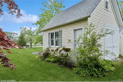 3725 Wickham Avenue, Mattituck, NY 11952 - Photo 5