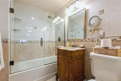 16 Devon Street, Lynbrook, NY 11563 - Photo 23