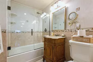 16 Devon St, Lynbrook, NY 11563 - Photo 23