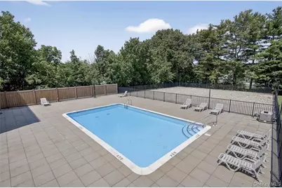 175 Maple Avenue #4D, Westbury, NY 11590 - Photo 11