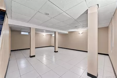 110 Briarcliff Road, Westbury, NY 11590 - Photo 21