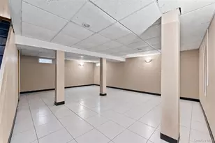 110 Briarcliff Rd, Westbury, NY 11590 - Photo 21