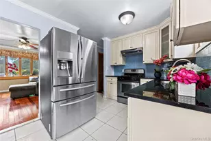 110 Briarcliff Rd, Westbury, NY 11590 - Photo 7