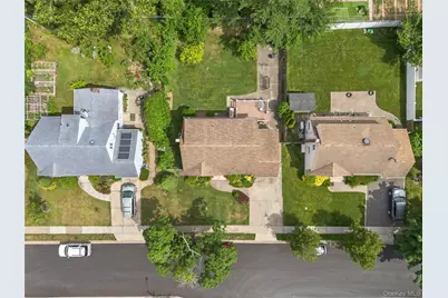 110 Briarcliff Road, Westbury, NY 11590 - Photo 29