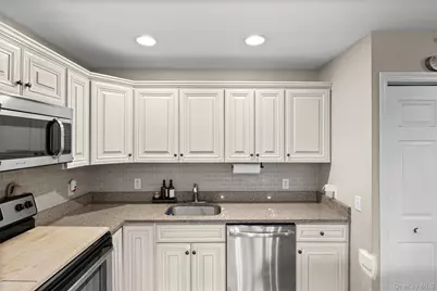 30 Elm Street, Massapequa, NY 11758 - Photo 15