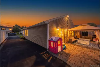 30 Elm Street, Massapequa, NY 11758 - Photo 35