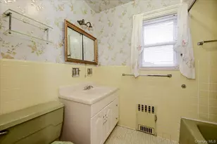 4634 Iris Ln, Great Neck, NY 11020 - Photo 11